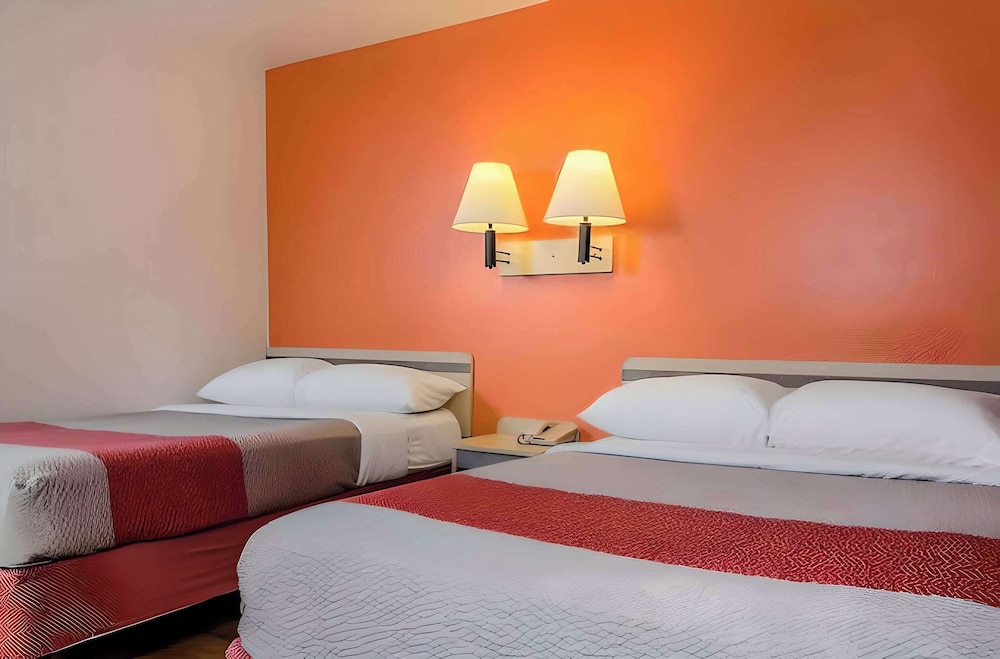 Standard Room, 2 Queen Beds, Non Smoking