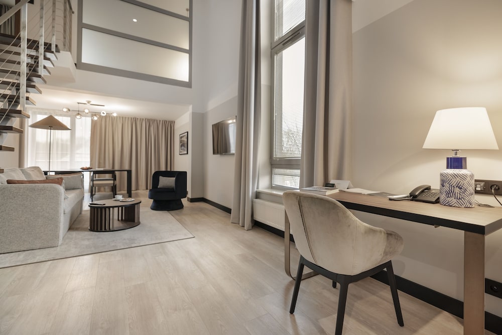 Grand Suite, 2 Bedrooms - Photo 6