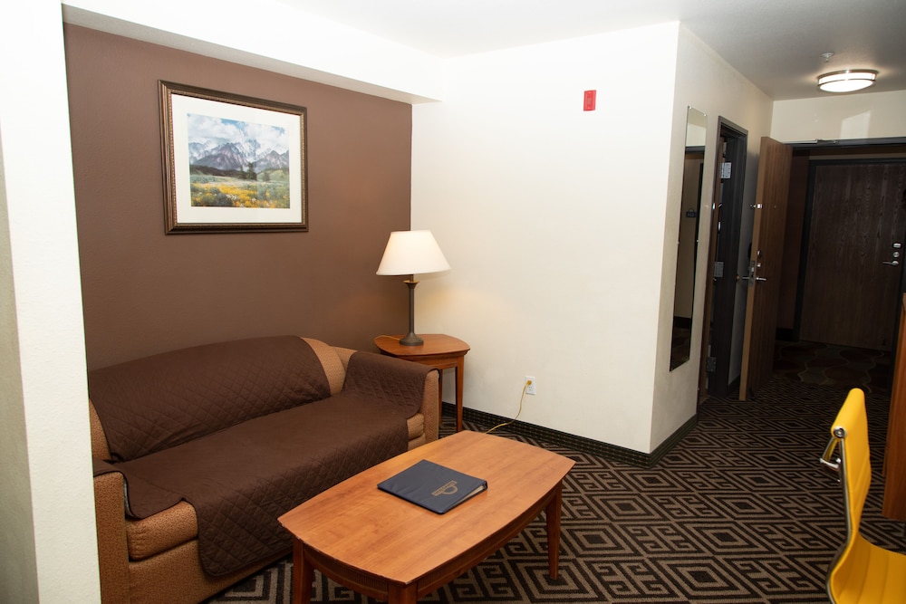Suite, 1 King Bed - Photo 12