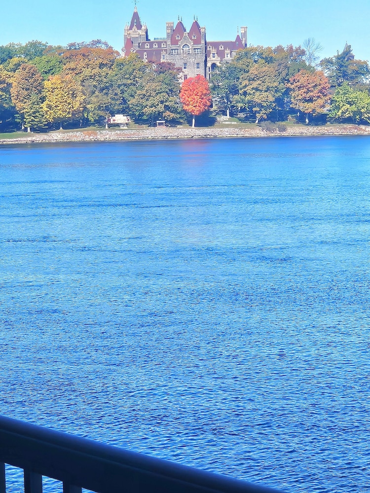 King Riverfront Corner Castleview in Upper Harbor photo 2