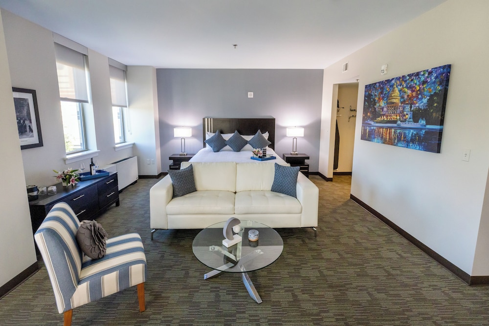 Executive Suite (Level) - Photo 7