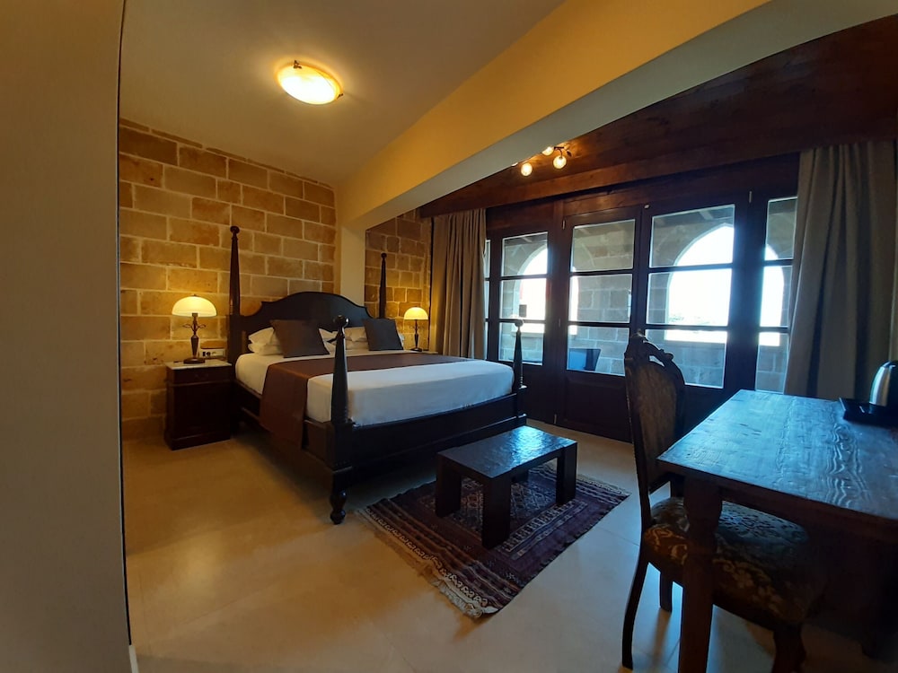 Deluxe Double Room, Balcony, City View photo 3