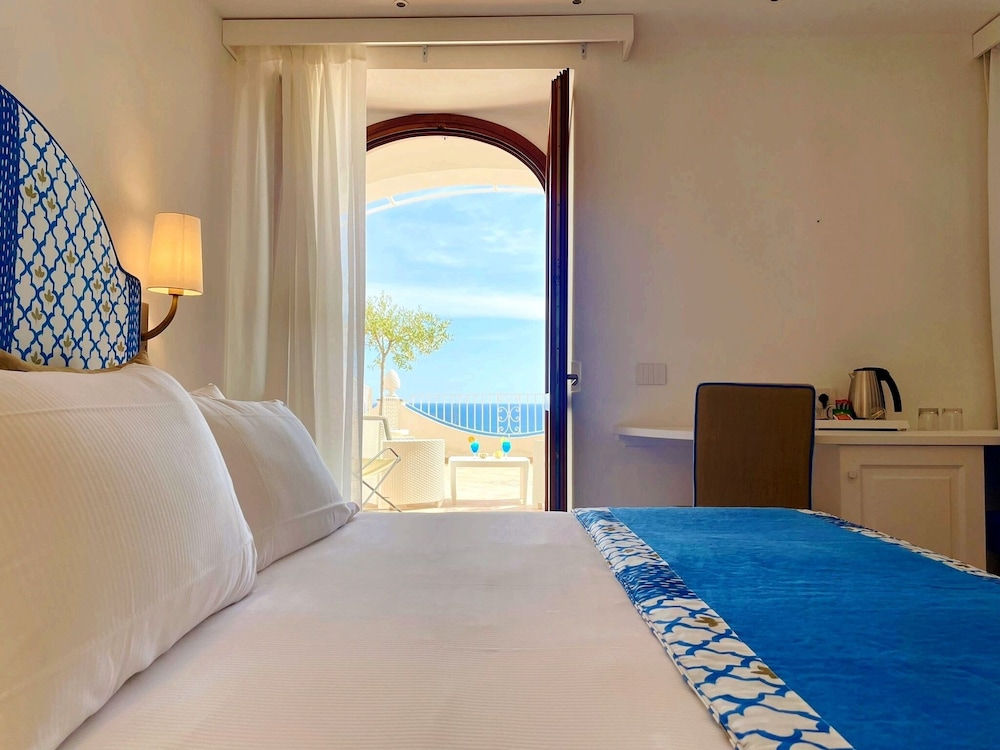 Room, 1 King Bed, Hot Tub, Sea View (Terrace) - Photo 1