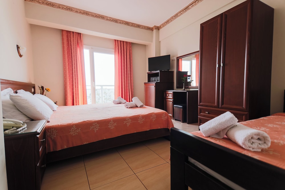 Triple Room With Side Sea View
