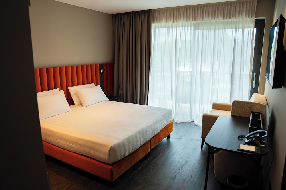 Deluxe Triple Room, Garden View