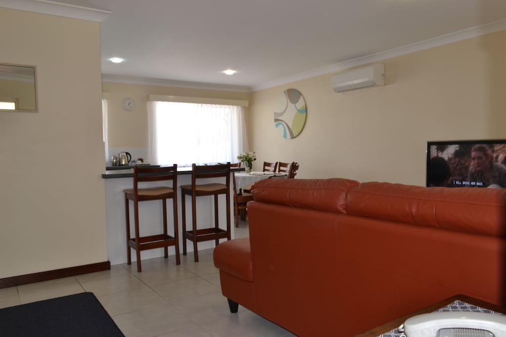 Three-Bedroom Apartment - Photo 16