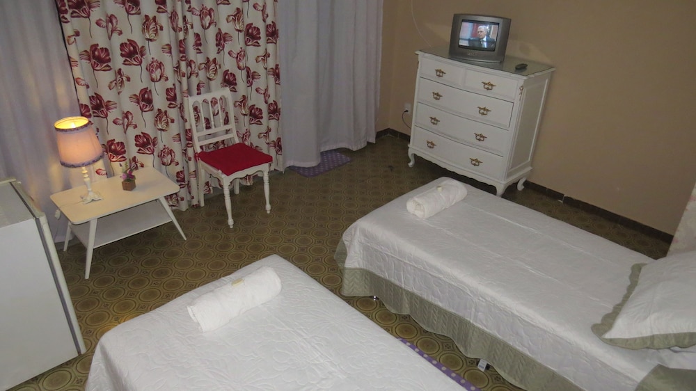 Standard Twin Room, 2 Twin Beds photo 3