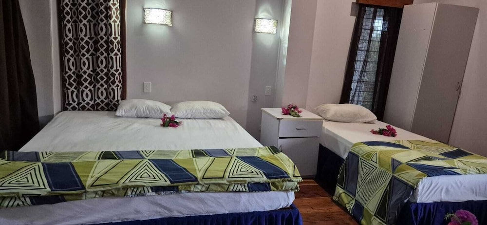 Luxury Double or Twin Room, Multiple Beds, Balcony, Courtyard View