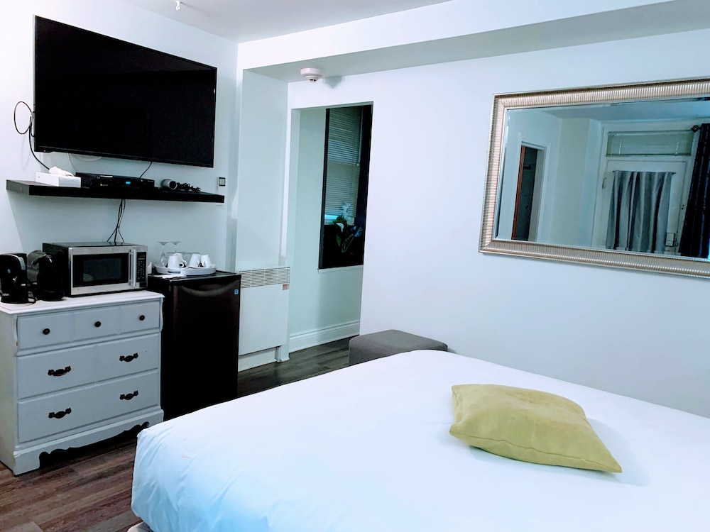 Junior Suite, 2 Bedrooms, Non Smoking, Private Bathroom