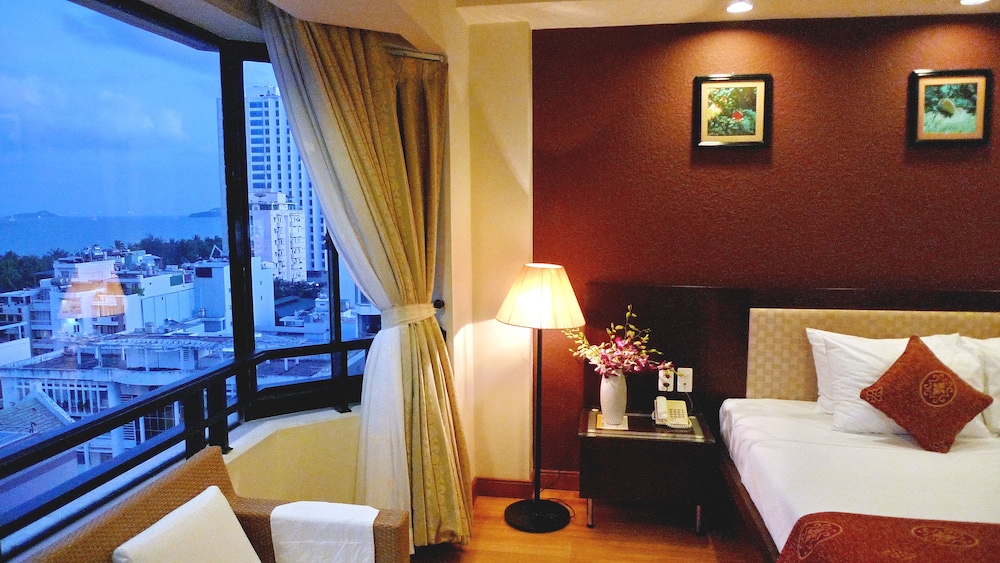 Superior Room, Partial Ocean View - Photo 7