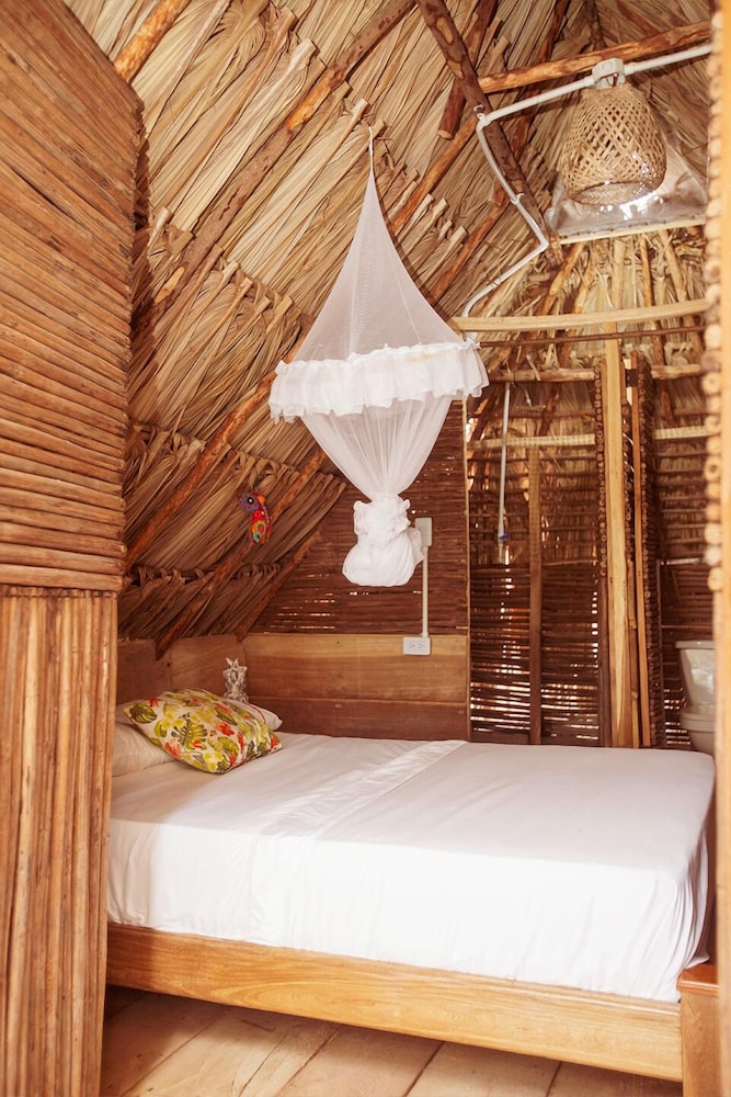 Basic Cabin, 1 Double Bed, Beachside photo 3