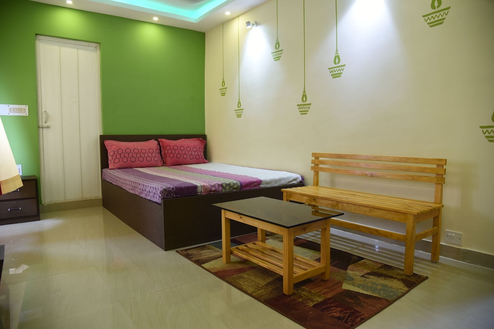 Deluxe Room - Photo 13