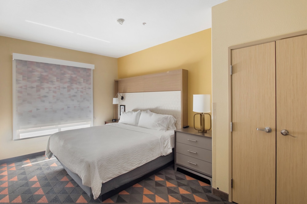 Suite, Multiple Beds (Additional Living and Dining Area) - Photo 3