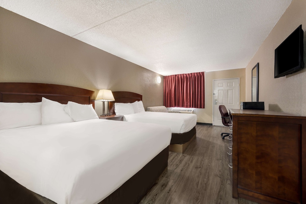 Room, Multiple Beds, Non Smoking - Photo 3