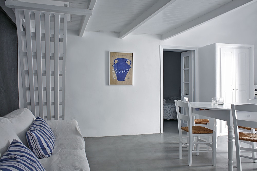 Family Room, Sea View - Photo 2