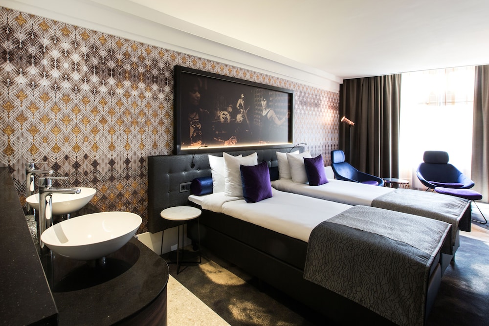 Deluxe Twin Room photo 3