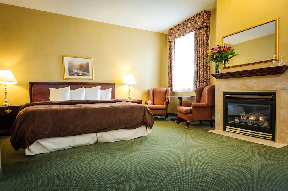 Signature Suite, 1 King Bed - Photo 3