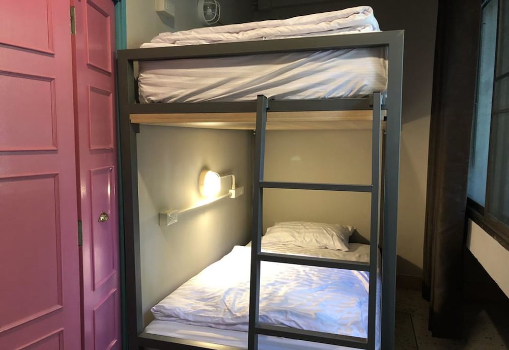 Bunk Bed Room with Shared Bathroom photo 1