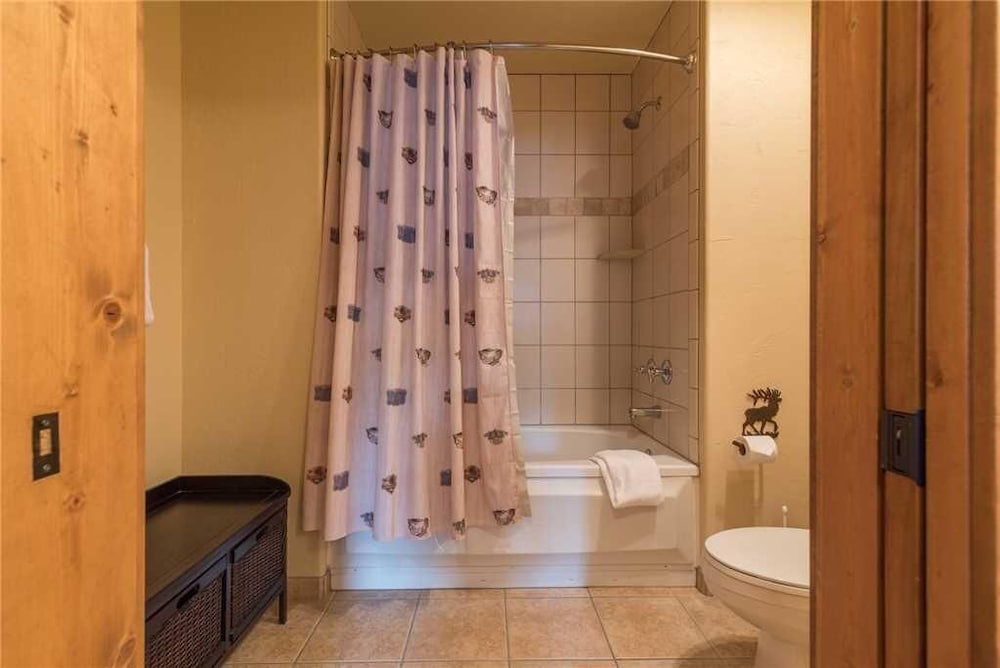 Condo, Multiple Beds (2101 Timberline Lodge, Trappeur's Cro) photo 2
