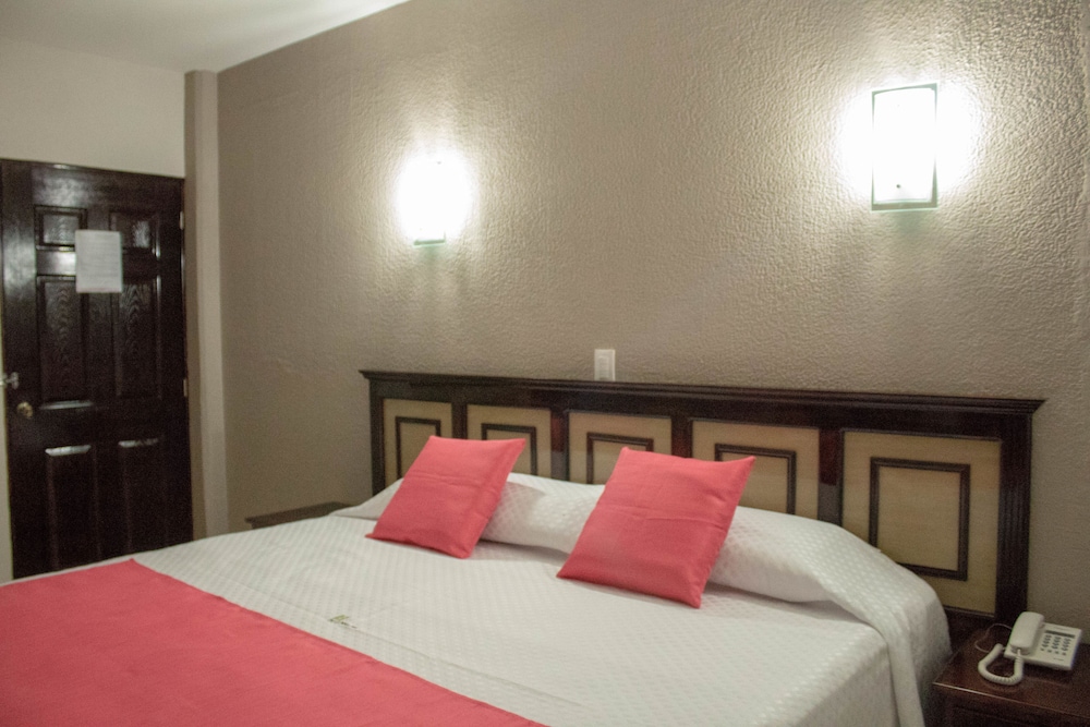 Deluxe Double Room, 1 King Bed, Accessible photo 1