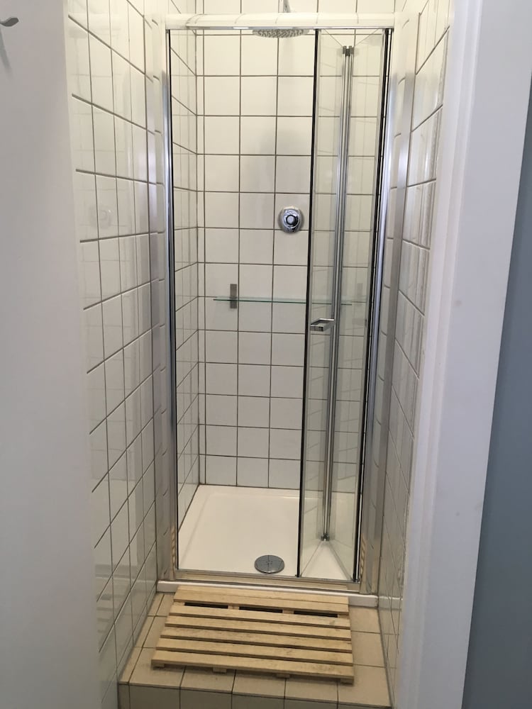 Twin Room With Shared Bathroom photo 2