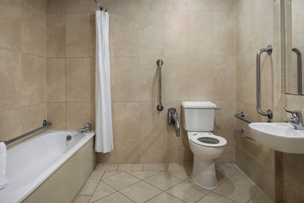 Room, 1 King Bed, Accessible, Non Smoking (Mob,Tub w/Grab Bars) - Photo 6