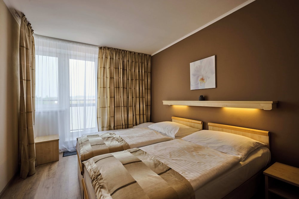 Deluxe Double Room, 1 Bedroom, Balcony, Garden Area photo 2