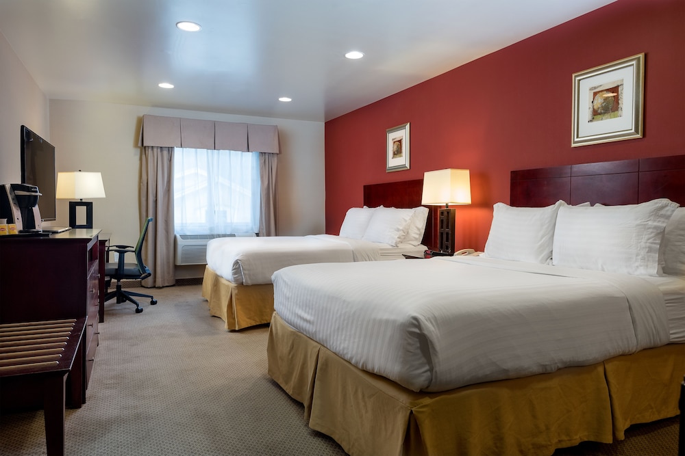Suite, 2 Queen Beds - Photo 3