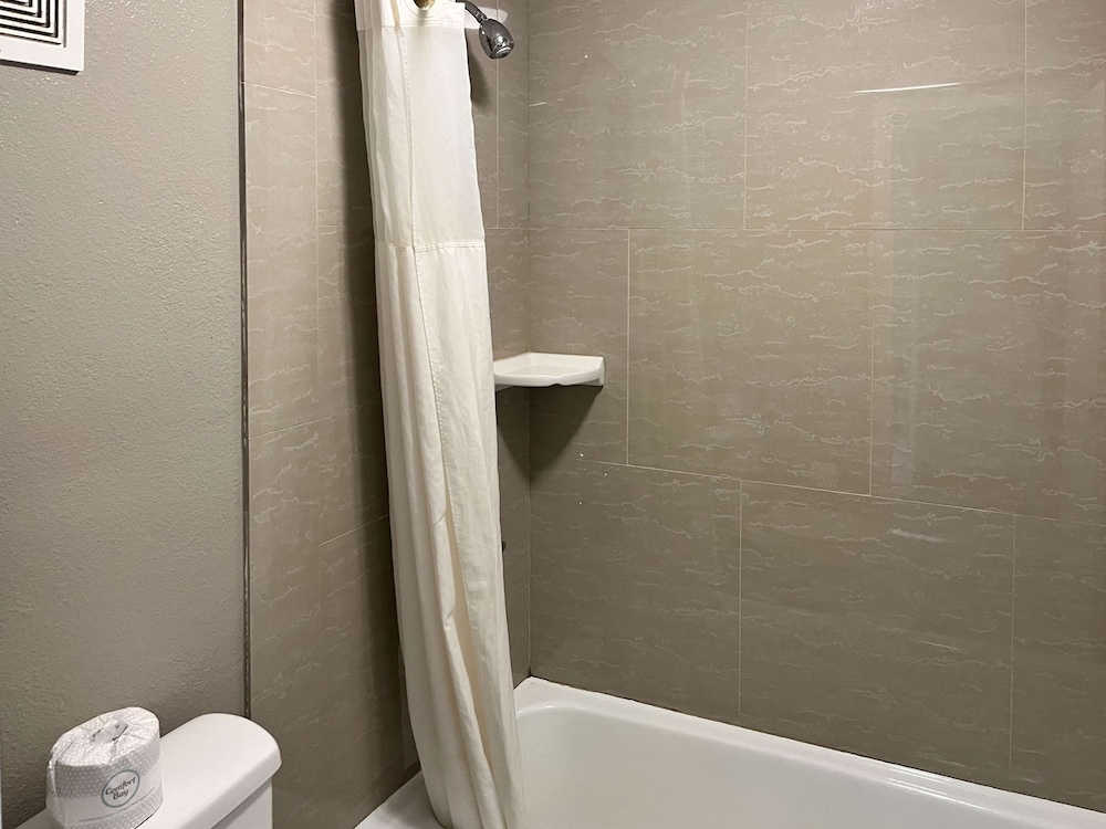 Standard Room, 2 Double Beds, Non Smoking, Refrigerator & Microwave - Photo 4