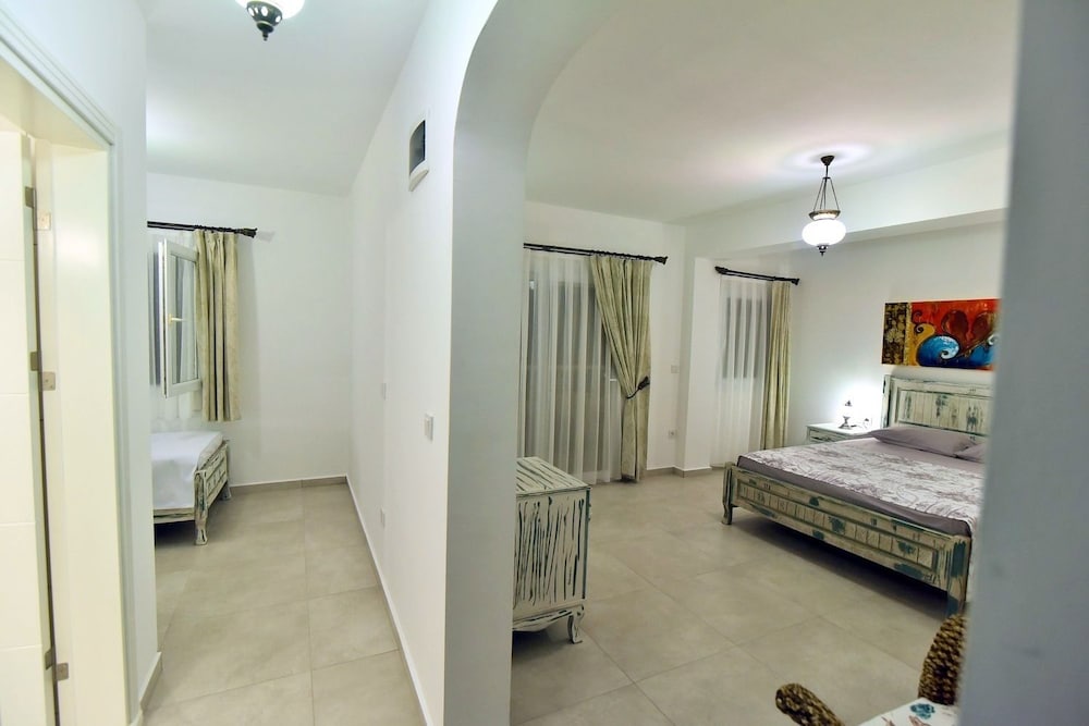 Design Triple Room, Partial Sea View photo 3