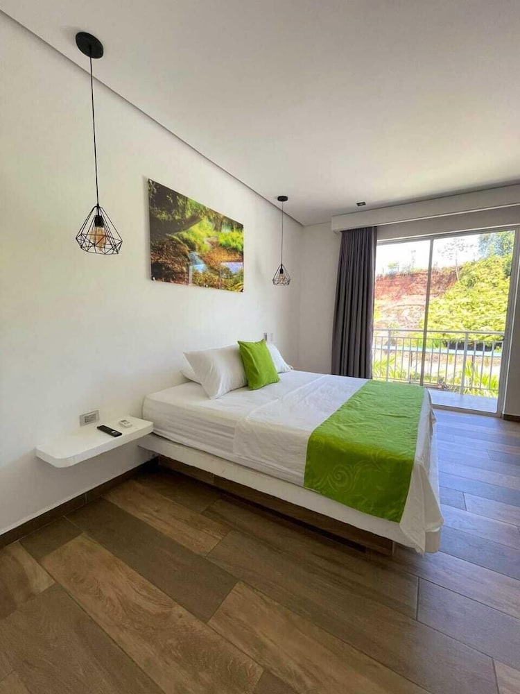 Deluxe Double Room, Courtyard View photo 3