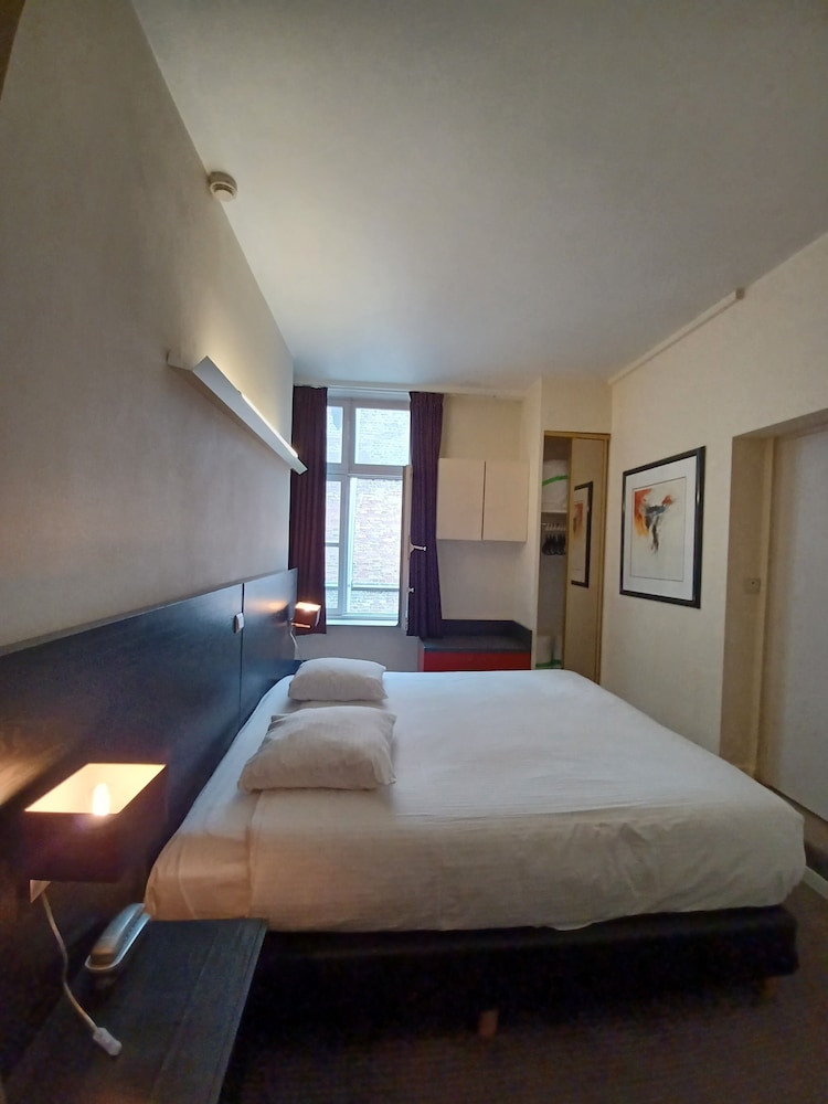 Standard Double Room - Photo 2