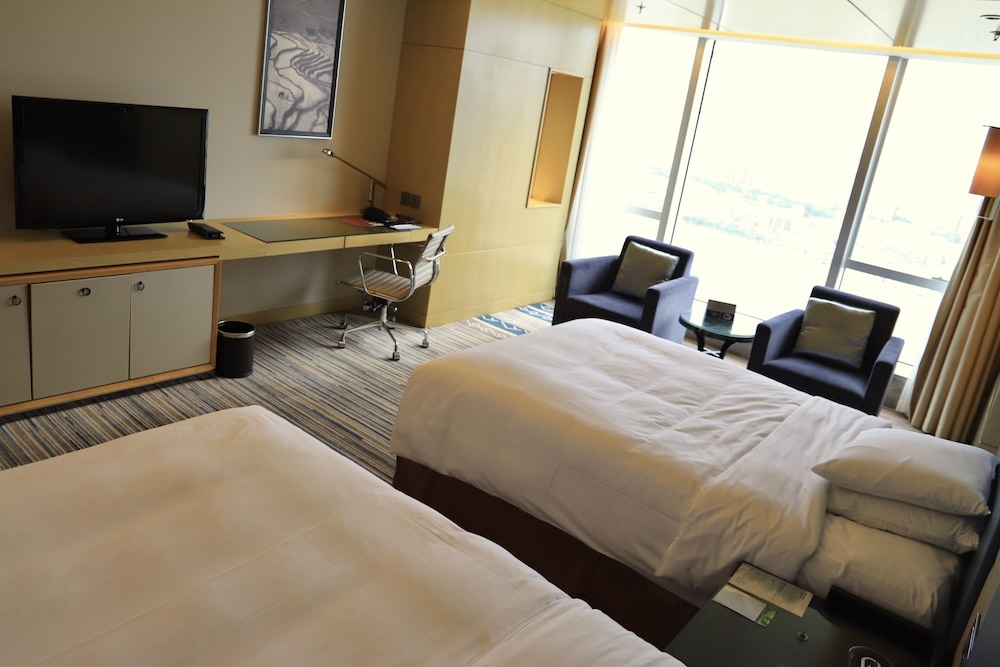 Deluxe Room, 2 Double Beds, Non Smoking, River View photo 3