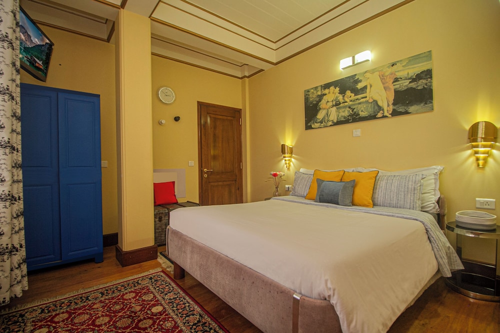 Two Bedroom Suite with Kangchenjunga View - Photo 4