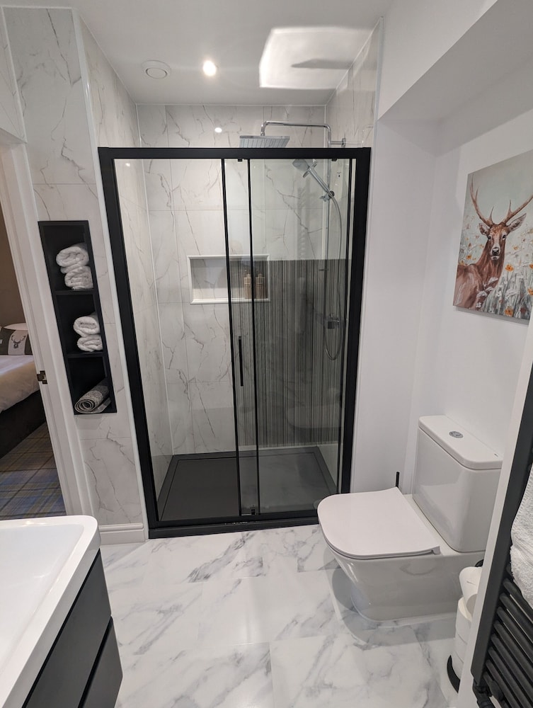 Classic Double Room, Ensuite photo 2