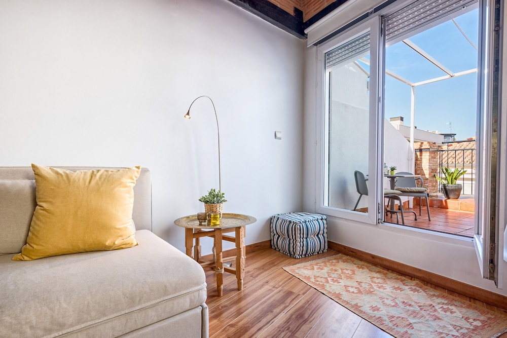 Comfort Apartment, City View