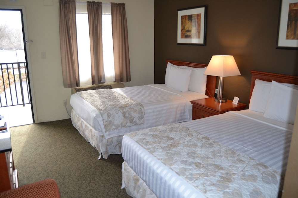 Standard Room, 2 Double Beds, Non Smoking, Refrigerator photo 2