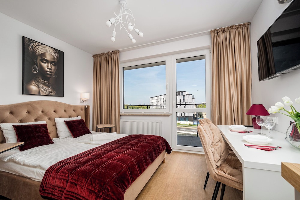 Comfort Studio Suite, Balcony, City View
