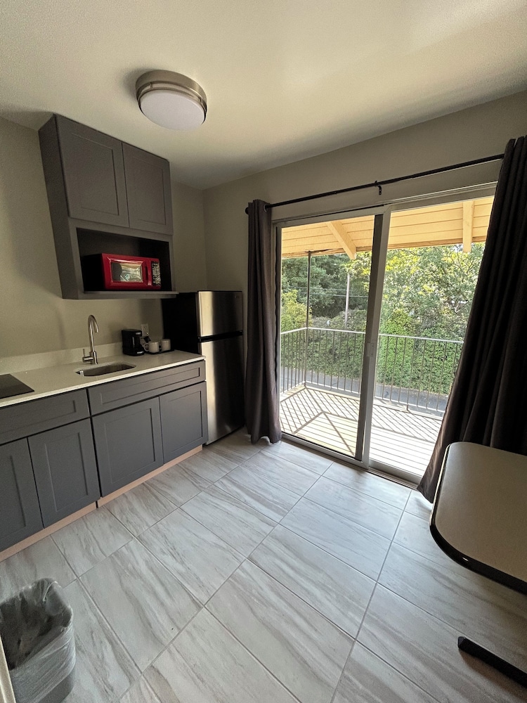 Standard Double Room - Photo 7