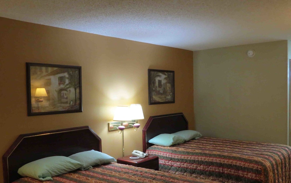 Standard Room (2 Full Beds) photo 1
