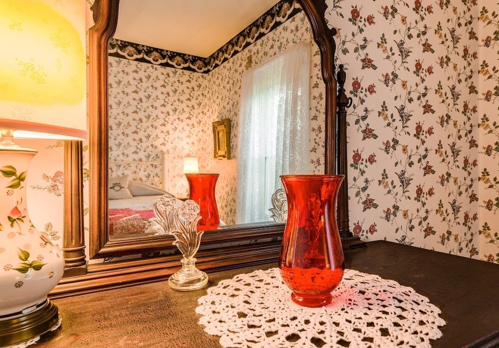 Deluxe Double Room, 1 Queen Bed, Lakeside photo 2