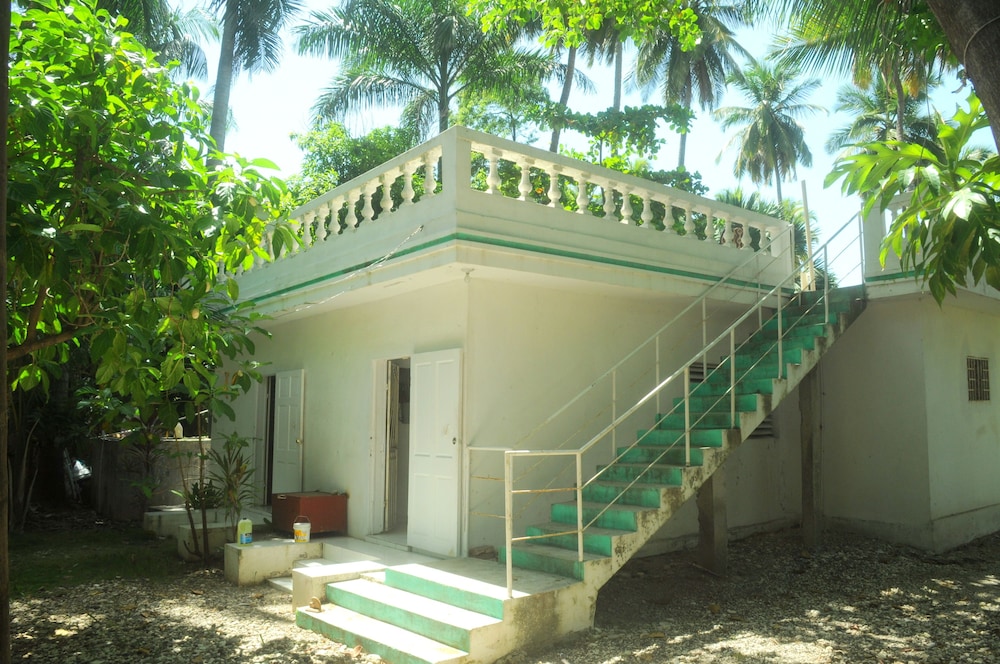 The Hotel Florita Guesthouse