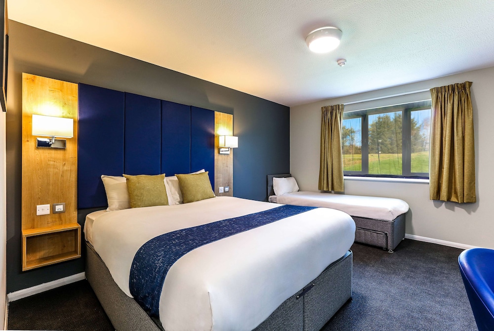 Family Room, Multiple Beds, Non Smoking - Photo 2