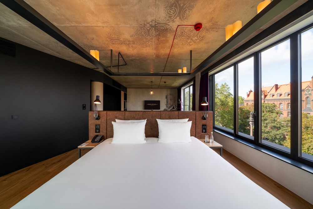 Executive Suite, 1 King Bed - Photo 3