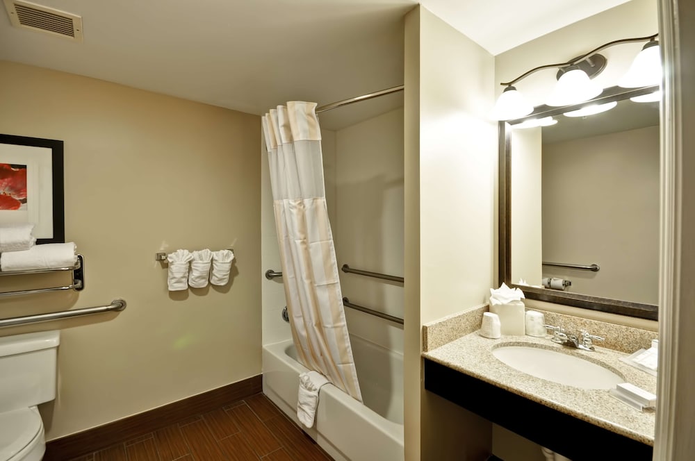 Suite, Accessible - Photo 3