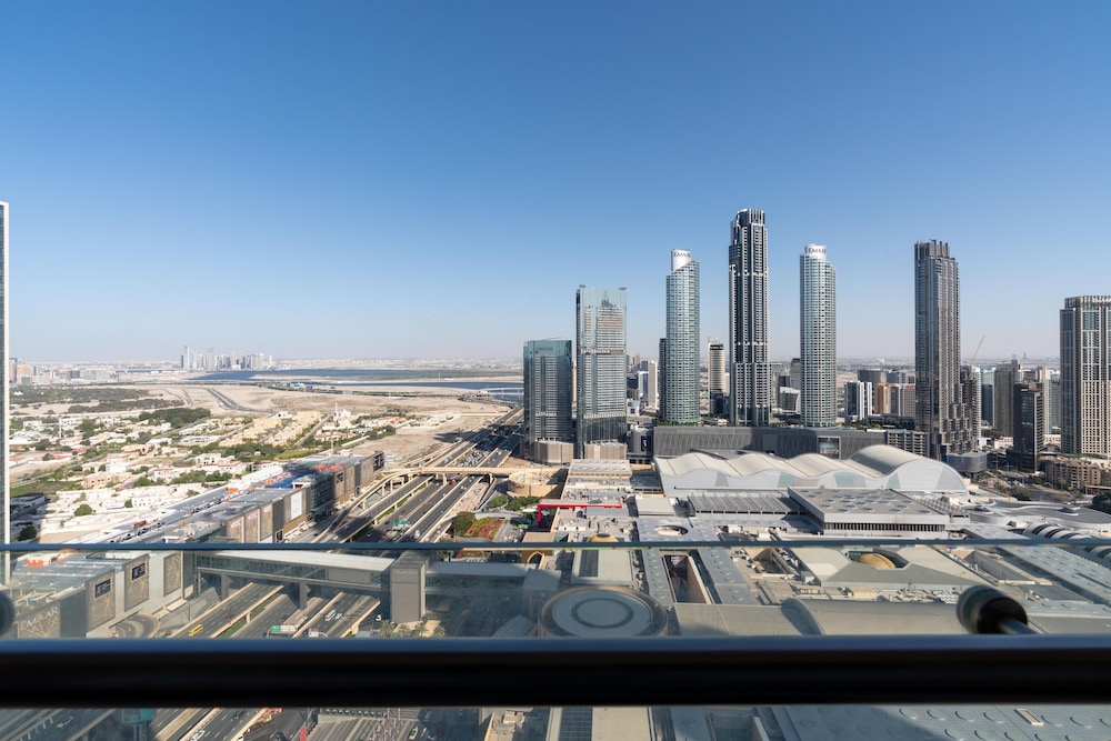Deluxe Apartment (Partial Burj View) photo 2