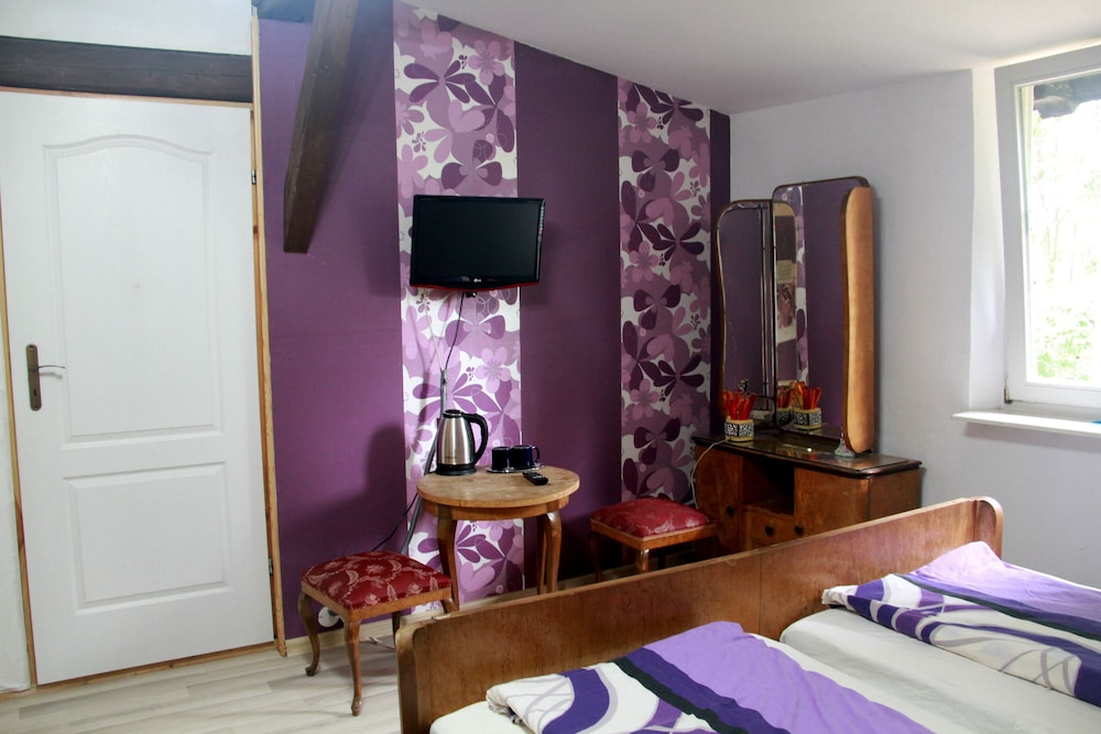 Room (3) photo 2