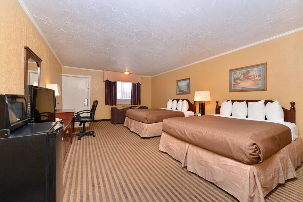 Deluxe Room, 2 Queen Beds