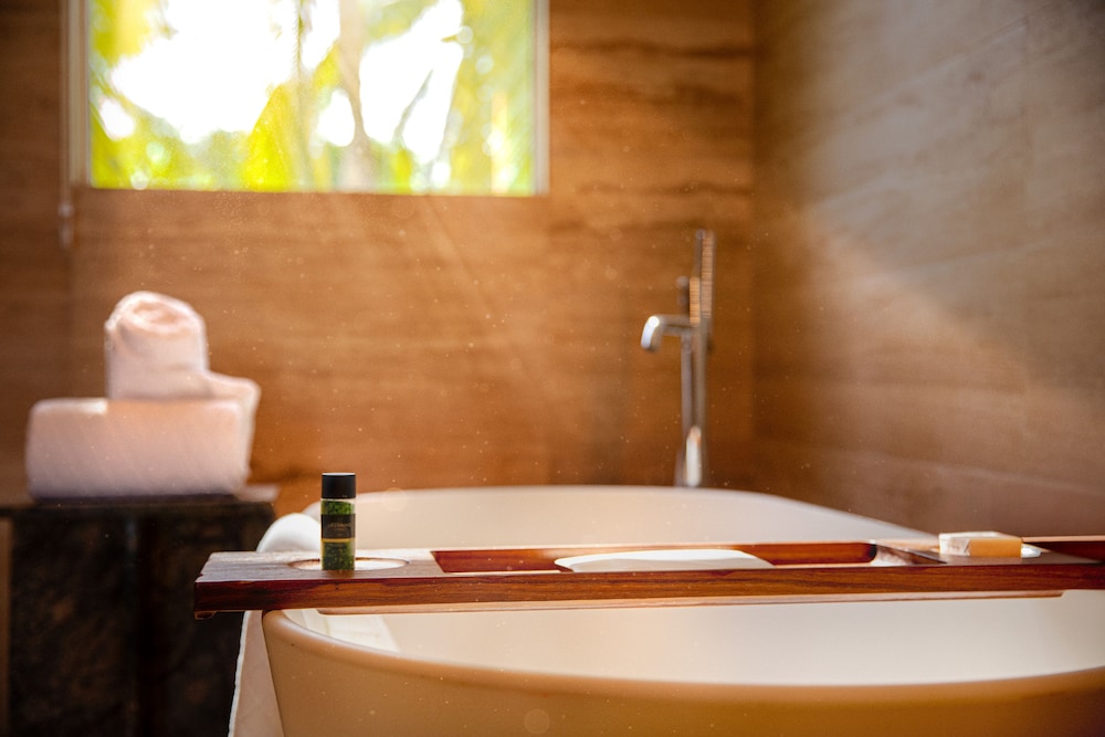 Luxury Suite Ocean Front King with Private Pool & Outdoor Shower Diamond Club - Photo 12