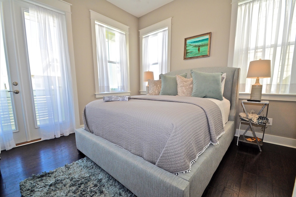 Condo, 2 Bedrooms